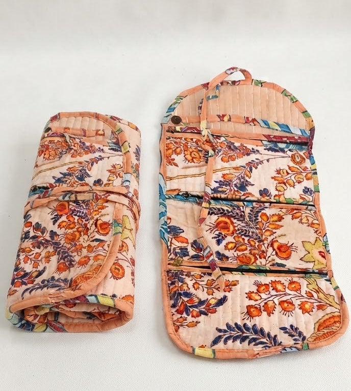 JOYERO PLEGABLE ORGANIZADO CON CREMALLERAS HECHO A MANO EN INDIA TEXTIL QUE CUENTA TU HISTORIA.ENVÓ GRATIS SIN PEDIDO MÍNIMO.