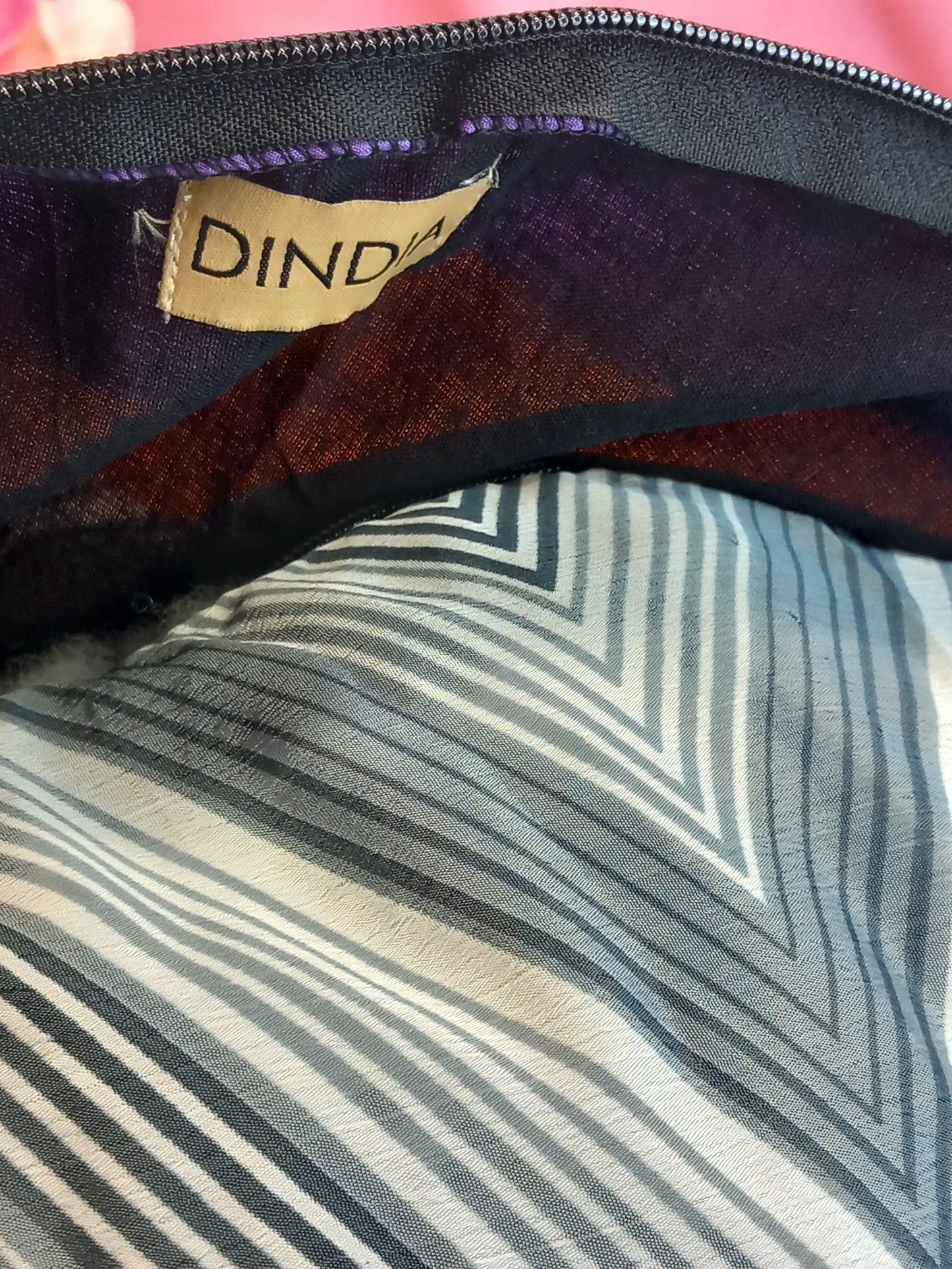 Bolso india de escapada, fin de semana,playa,montaña, gimansio...Con cremallera.Envío Gratis.Modelo blanco y negro.