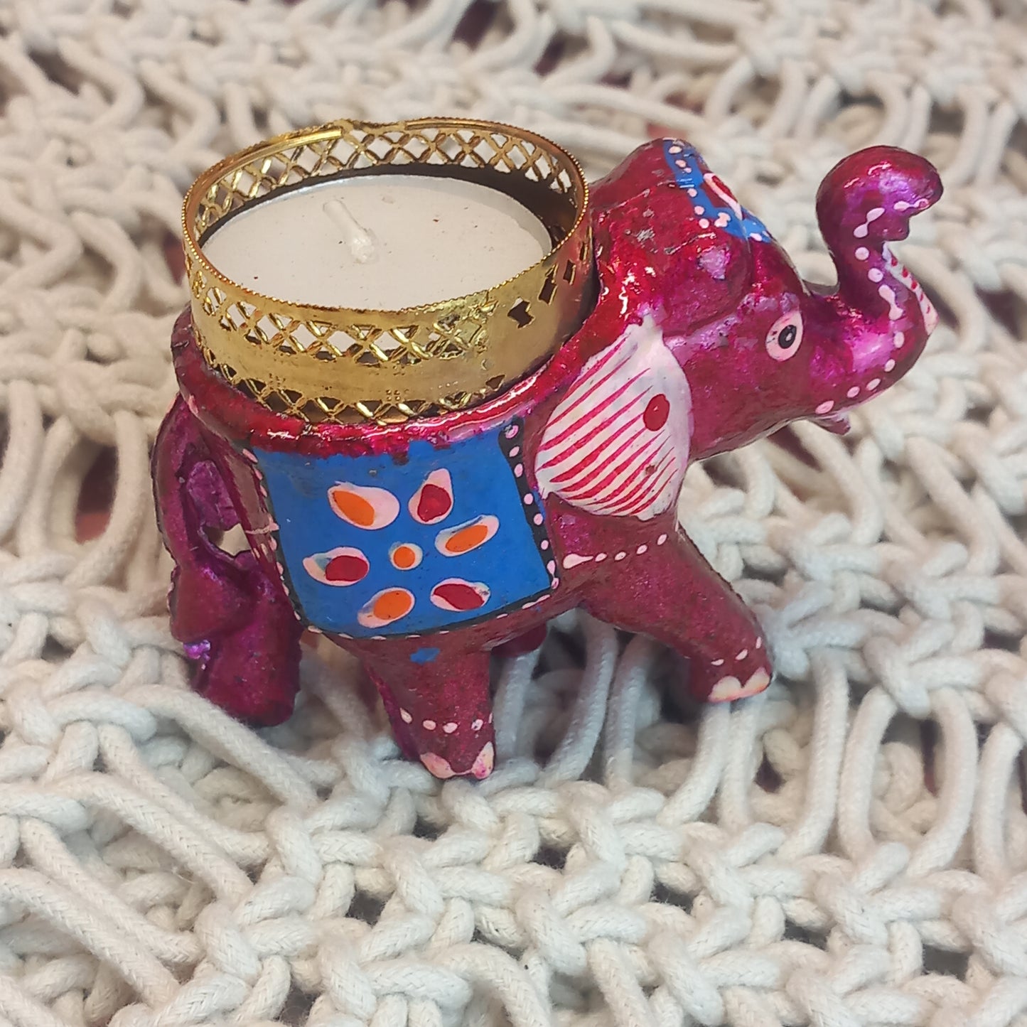 Elefante portavelas artesanía India para iluminar tu hogar con luz propia.Envío gratis.