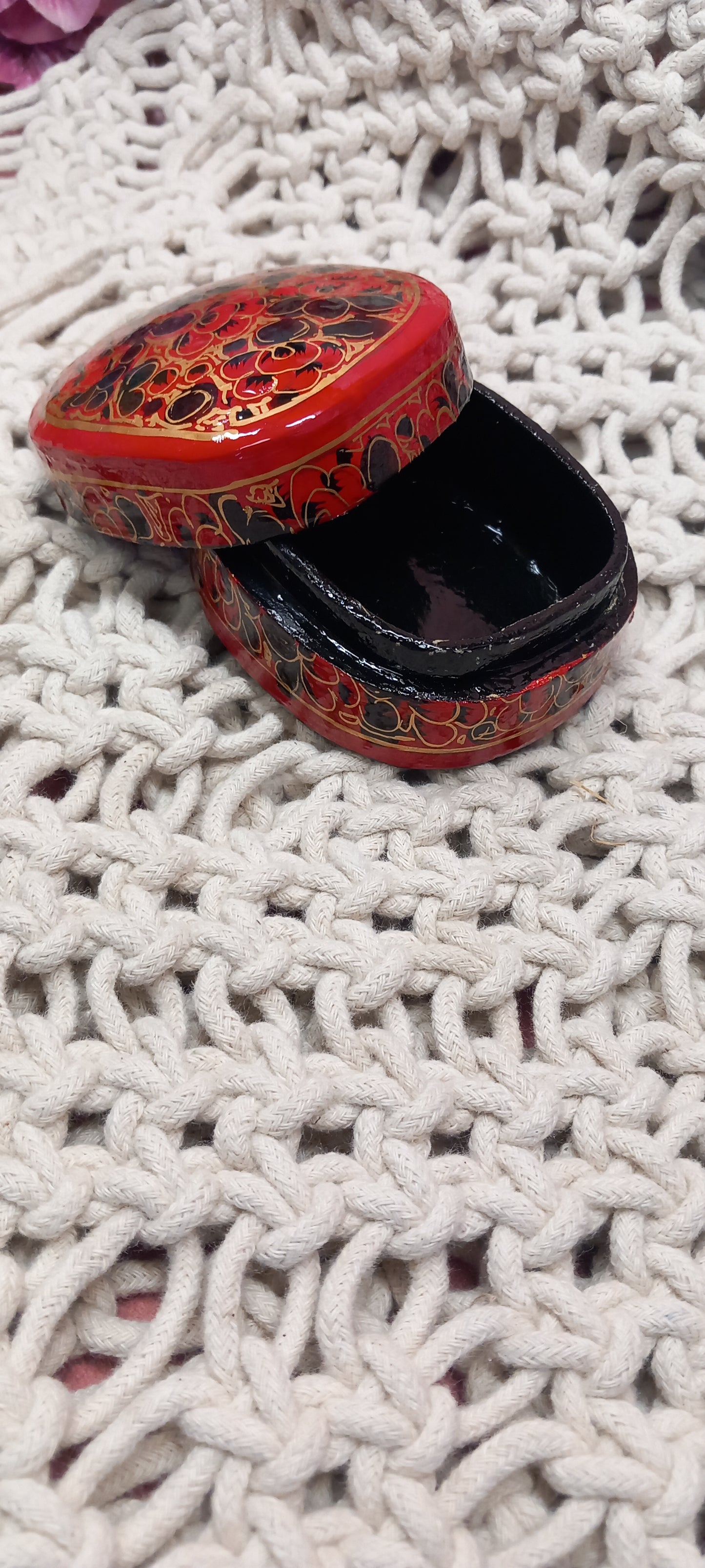 CAJA SURUC S DELICADEZA Y ARTE EN UNA PIEZA PINTADA A MANO EXCLUSIVIDAD EN ARTESANÍA INDIA. ENVÍO GRATIS.