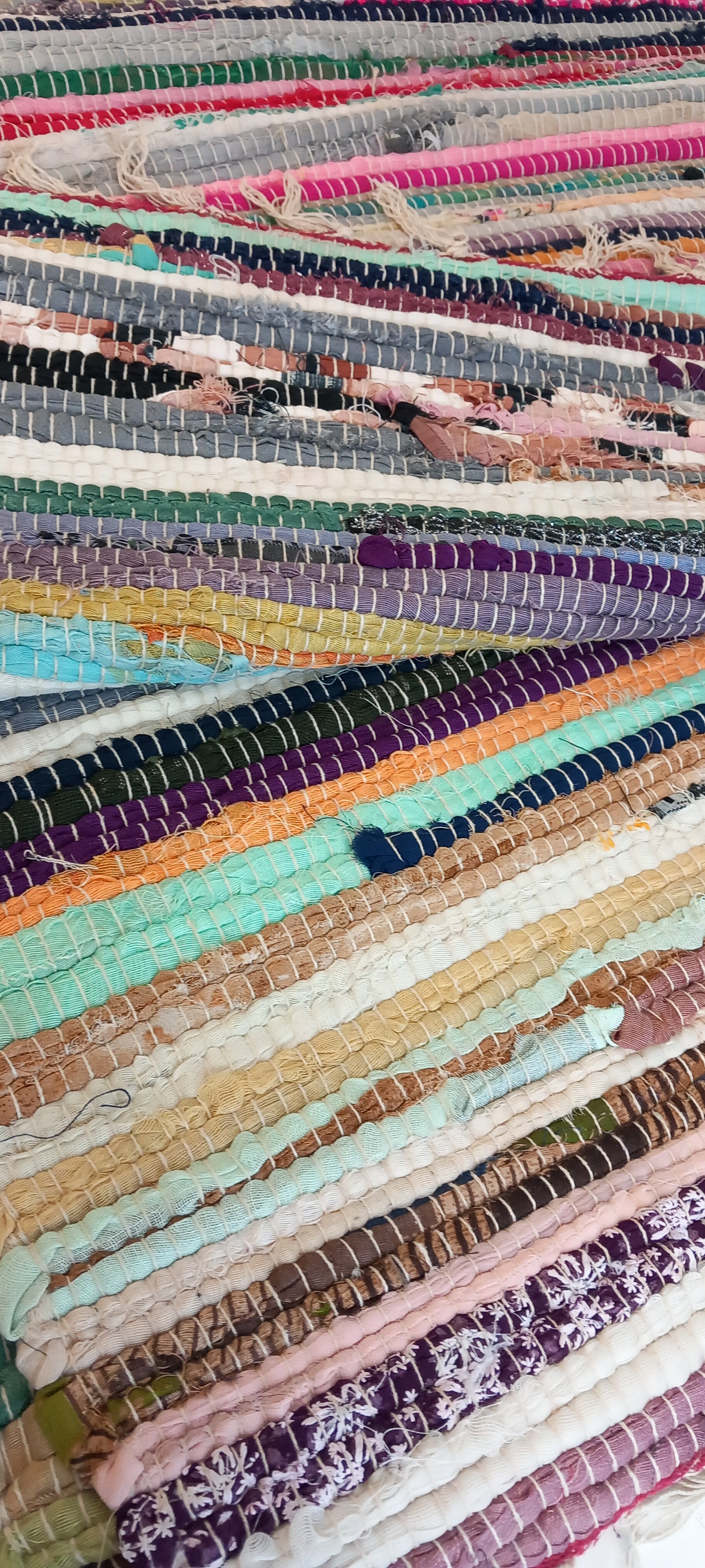 JARAPA,PLAID,ALFOMBRA,TAPIZ CUBRECAMA..MULTIUSOS Y MULTIFUNCIÓN.MULTICOLOR.MODELO ARYA.ENVÍO GRATIS SIN PEDIDO MÍNIMO.