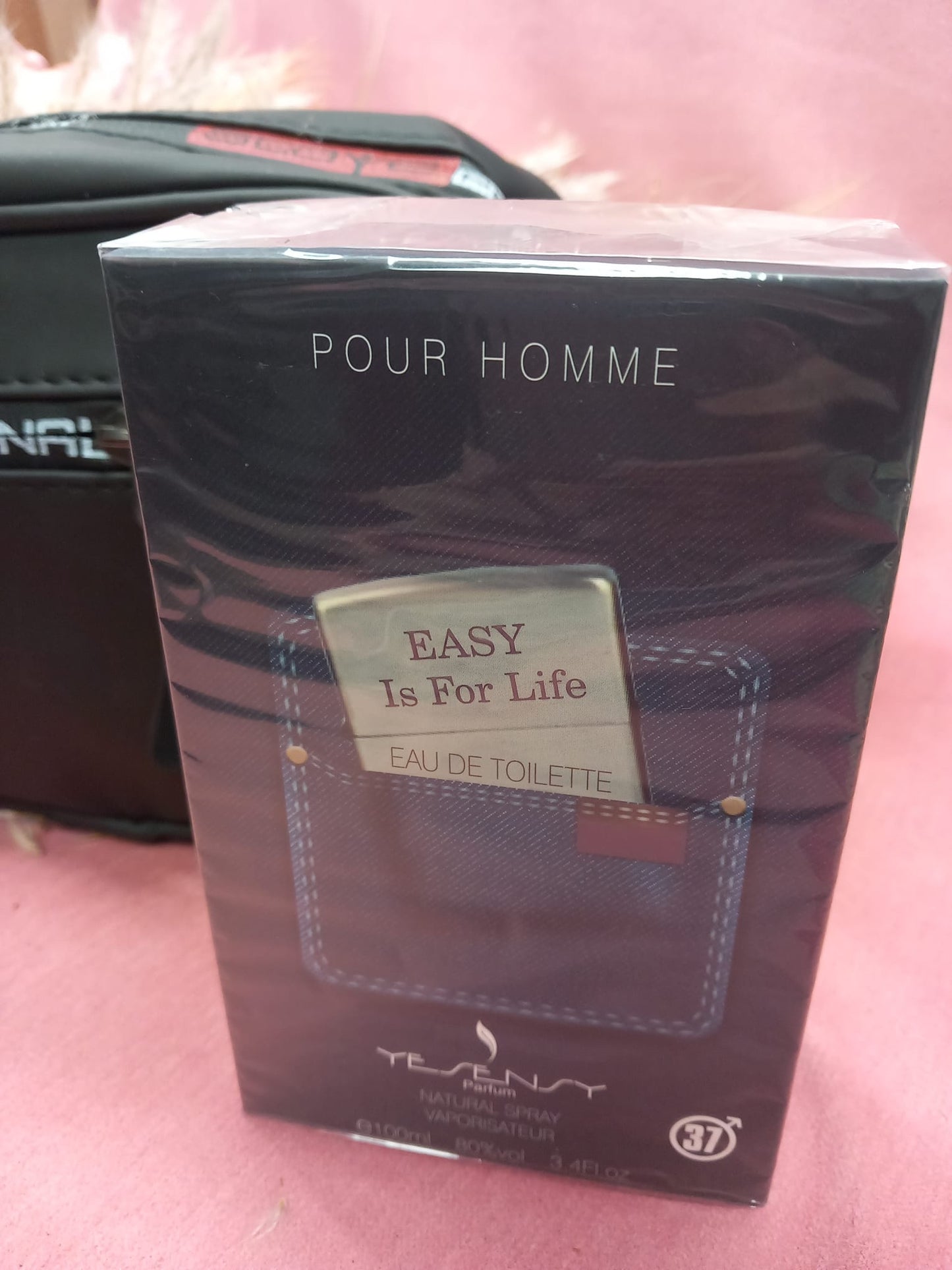 JUEGO DE ASEO PERSONAL.
Colonia de lujo + Bolsa aseo de REGALO