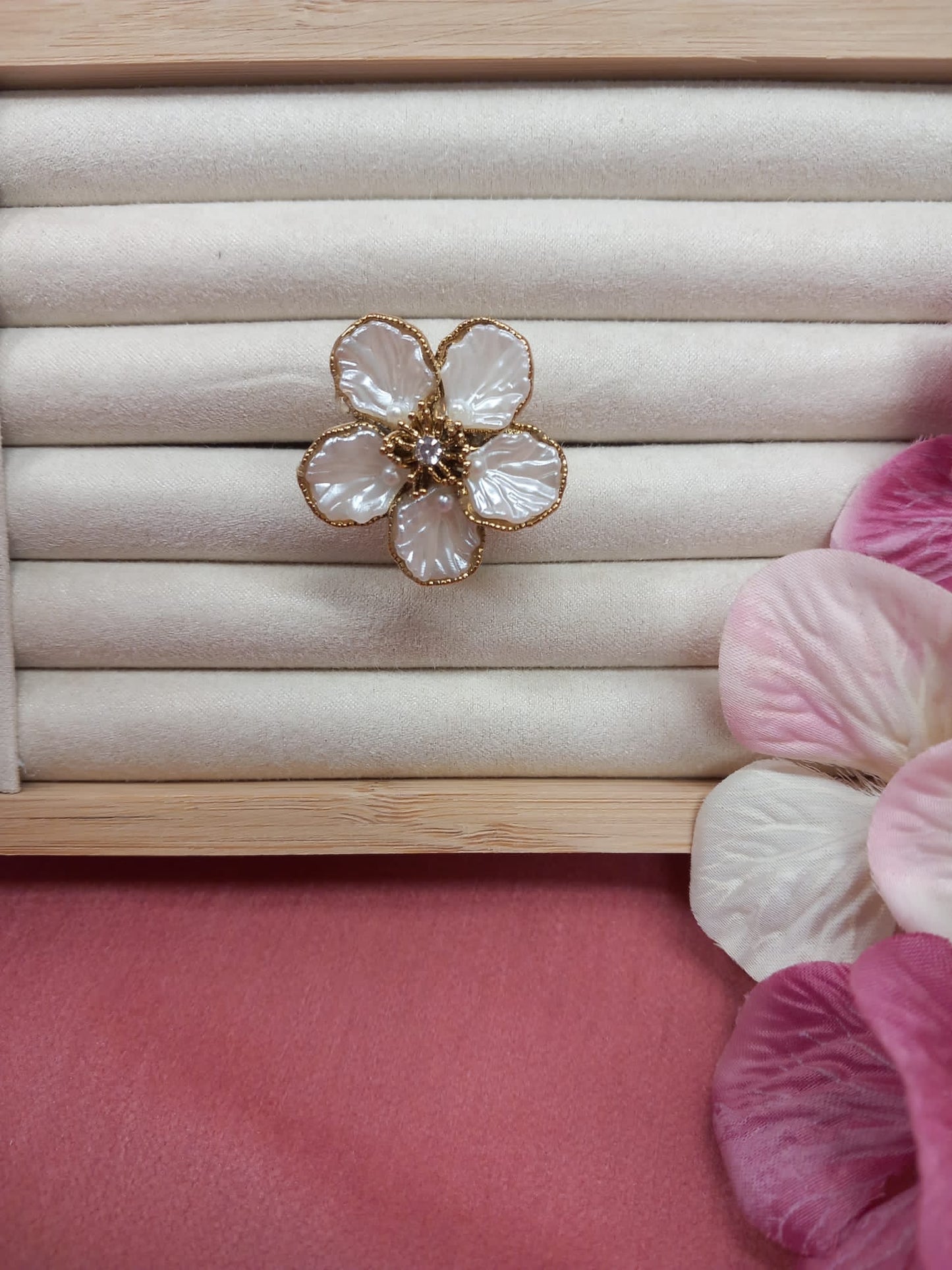 Bright cultured mother of pearl floral ring