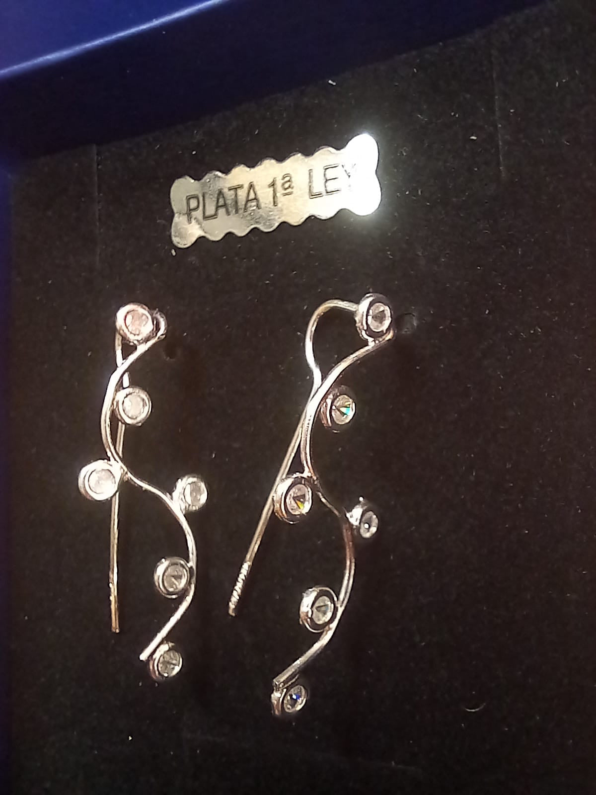 Pendientes TREPADORES en Plata de Ley 925 con circonitas brillantes.