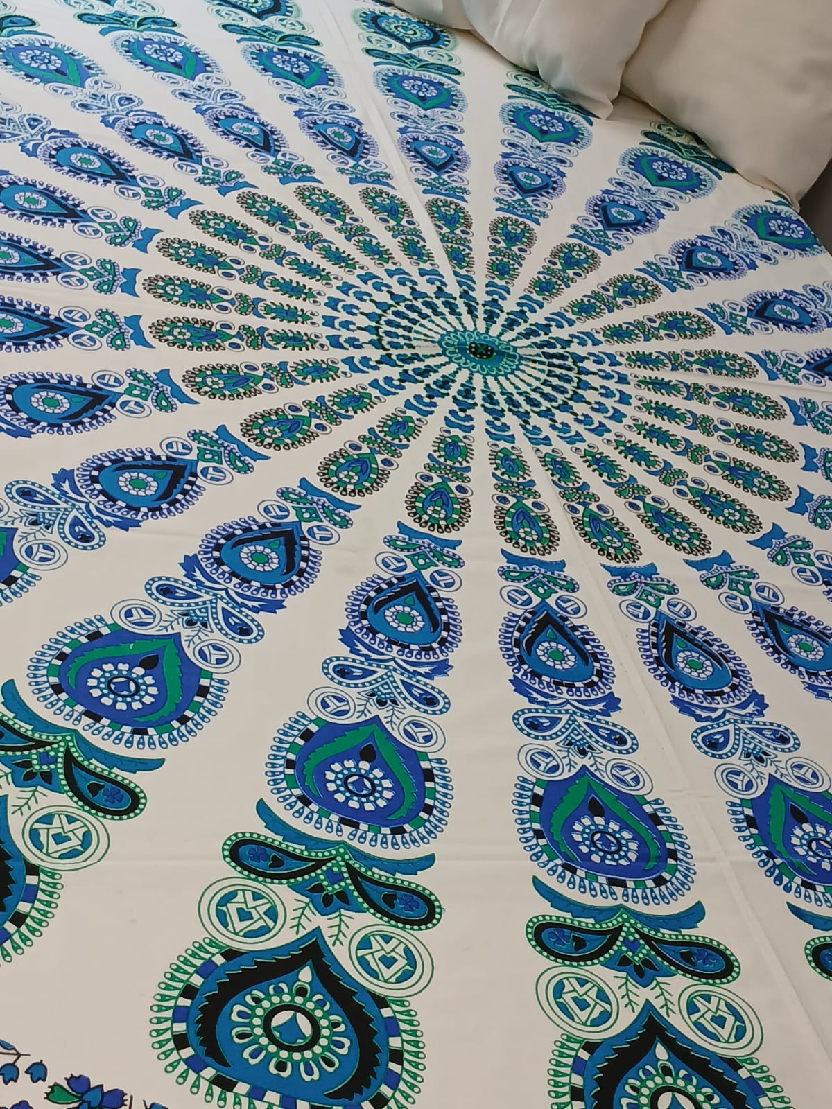 COLCHA CAMA DOBLE y 2FUNDAS COJÍN,MULTISUSOS COMO JARAPA SI LO DESEA,ENVÍO GRATIS.Modelo Jaipur noche.