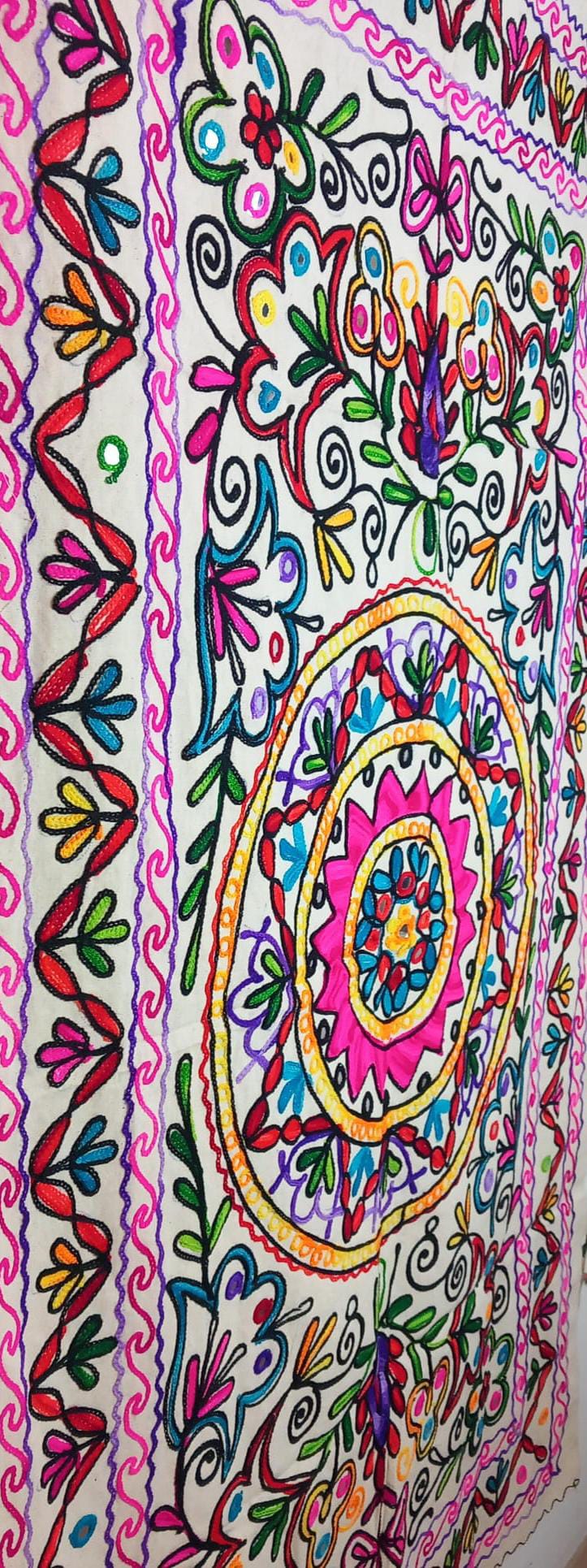 Camino textil Mandala de 75x120cm 100%artesanal 100%algodón,joya texil con alma bohemia.Envío gratis sin pedido mínimo.