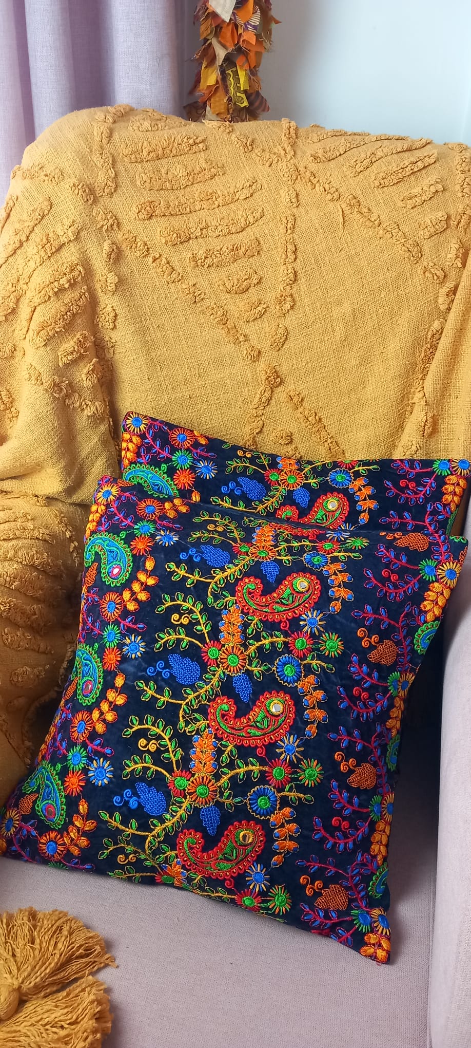 FUNDA DE COJÍN CACHEMIRE NOIR 40X40CM COLOR Y AUTENTICIDAD CON UN VALOR ARTESANAL INIGUALABLE..ENVÍO GRATIS SIN PEDIDO MÍNIMO.