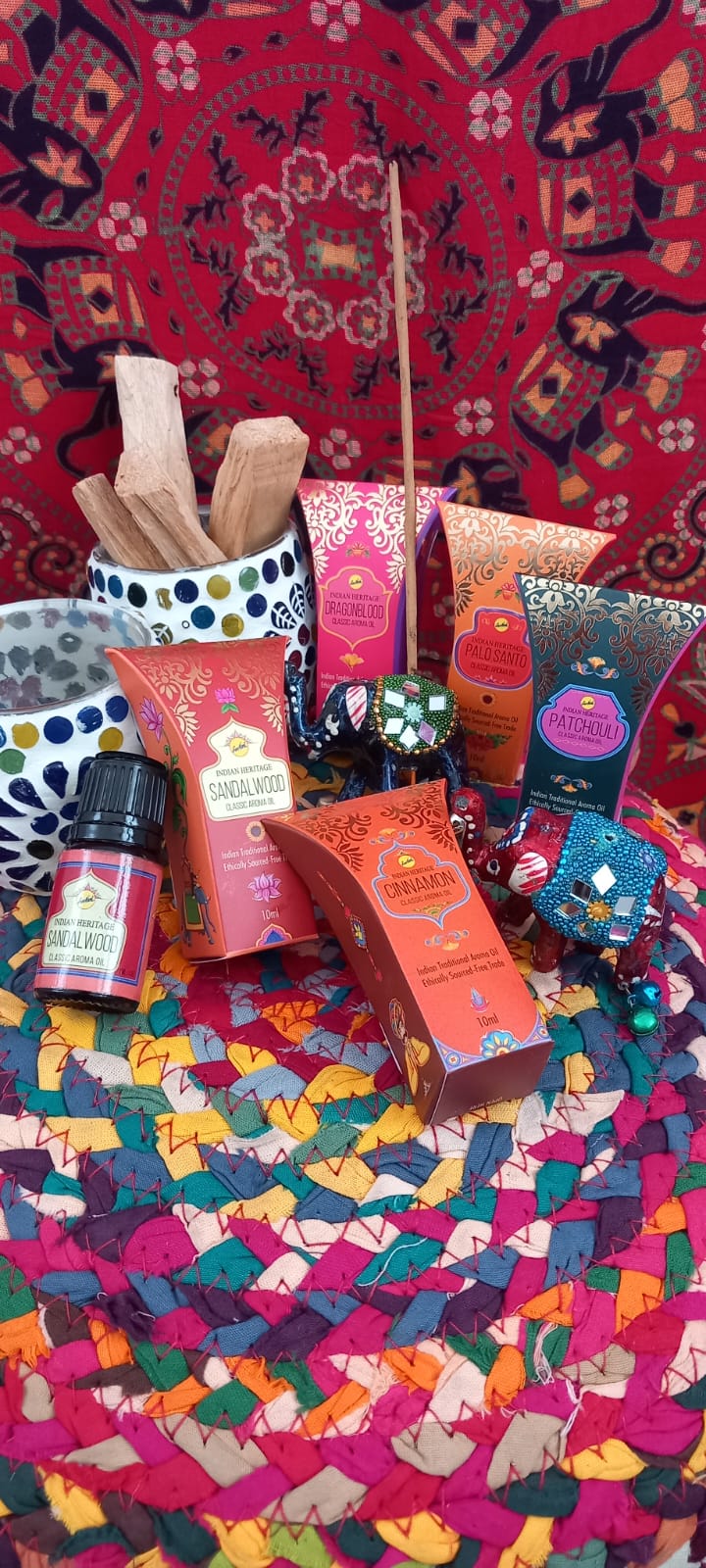 Pack lote de 5 aceites aromáticos Indian Heritage set exclusivo patch perfecto para crear y difundir de manera agradable la calma en la vida cotidiana.Envío gratis sin pedido mínimo.