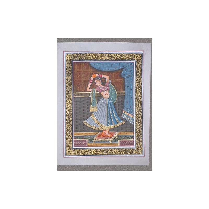 Pintura hecha a mano en tamaño 26x21 cm es una auténtica obra de arte a través de los talentosos pinceles de artistas del Rajastan, India. Este exquisito cuadro se erige como un elemento decorativo ideal para aquellos que valoran la cultura, la historia y la belleza estética en su hogar