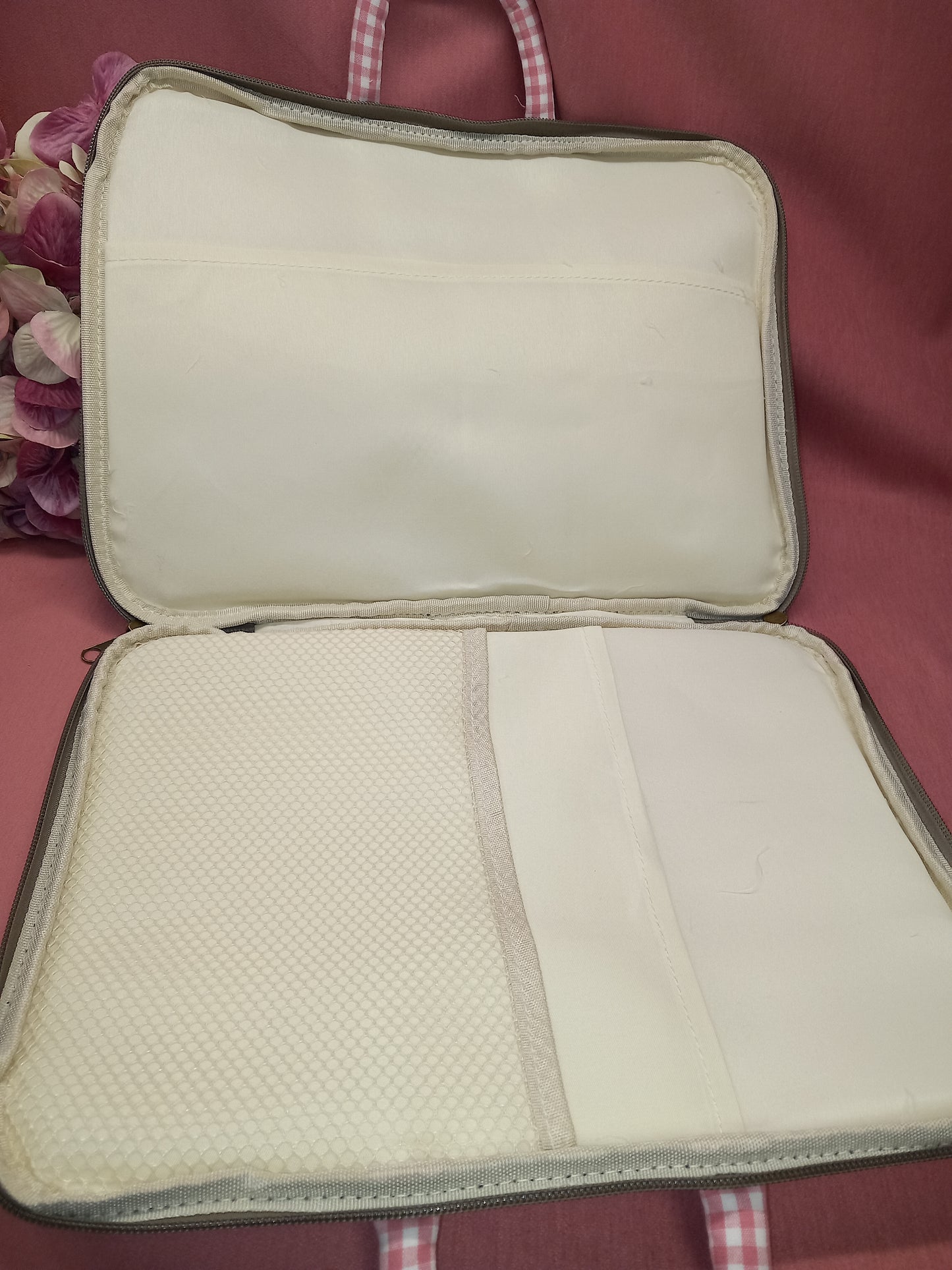 Funda ordenador vichy de algodón camel,envío gratis,14,50€ precio sin competencia.Laptop con asa acolchado.