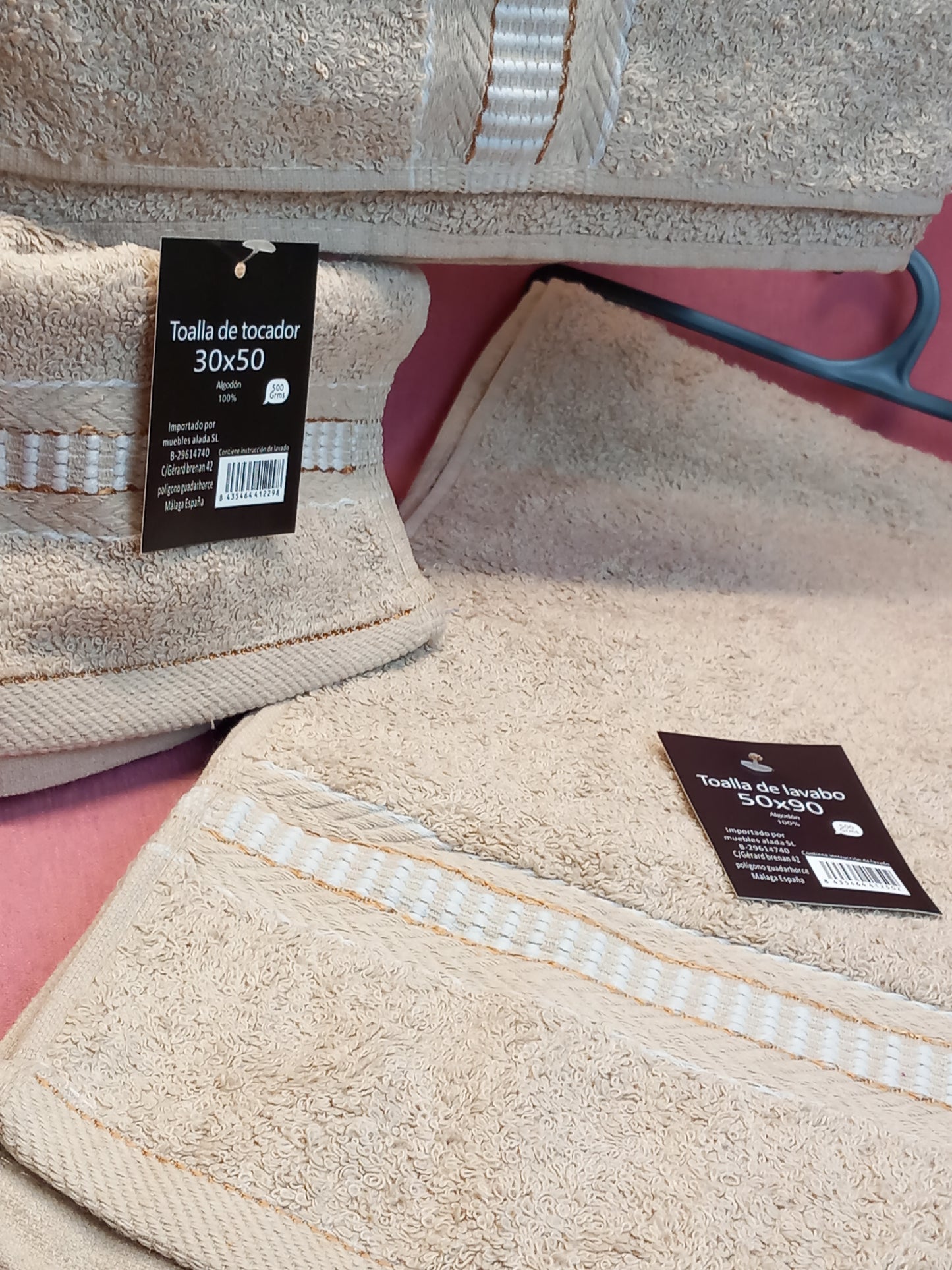 Juegos de Toallas máxima calidad en beig (3 piezas). Envío gratis.