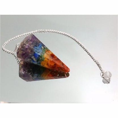 PENDULO DE ORGONITA DE 4 X 2 CM CON 7 CHAKRAS &amp; CADENA DE 18 CM.

Las Orgonitas son auténticos "generadores" de energía positiva, conocida como Energía Universal. Está basado en un proceso que implica la transmutación de la energía, reorganizándola al estado natural, sano.&nbsp;