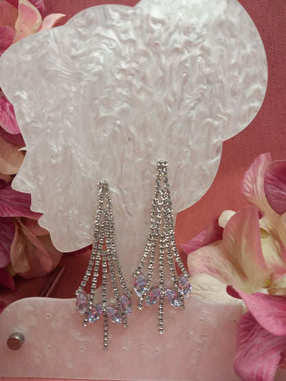 Boucles d'oreilles en forme de larme à paillettes argentées et multi-pierres brillantes