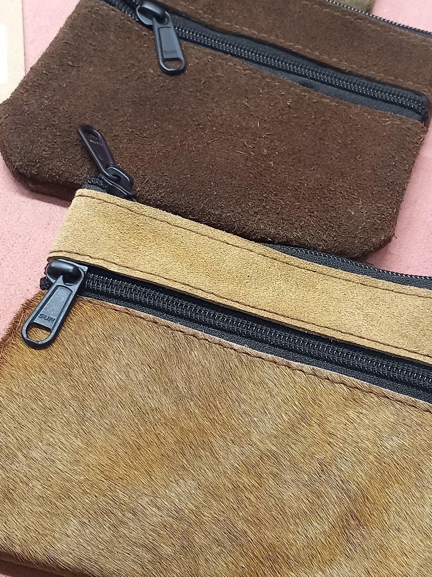 Monedero hombre en piel con 2 cremalleras.Artesanía India.Envío Gratis y precio sin competencia.