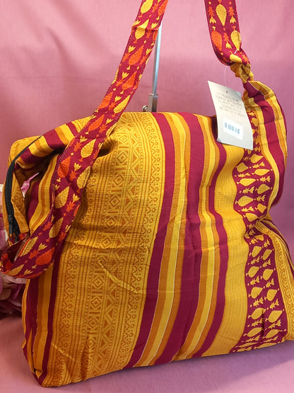 Bolso india de escapada, fin de semana,playa,montaña, gimansio...Con cremallera.Envío Gratis.Modelo Mostaza.