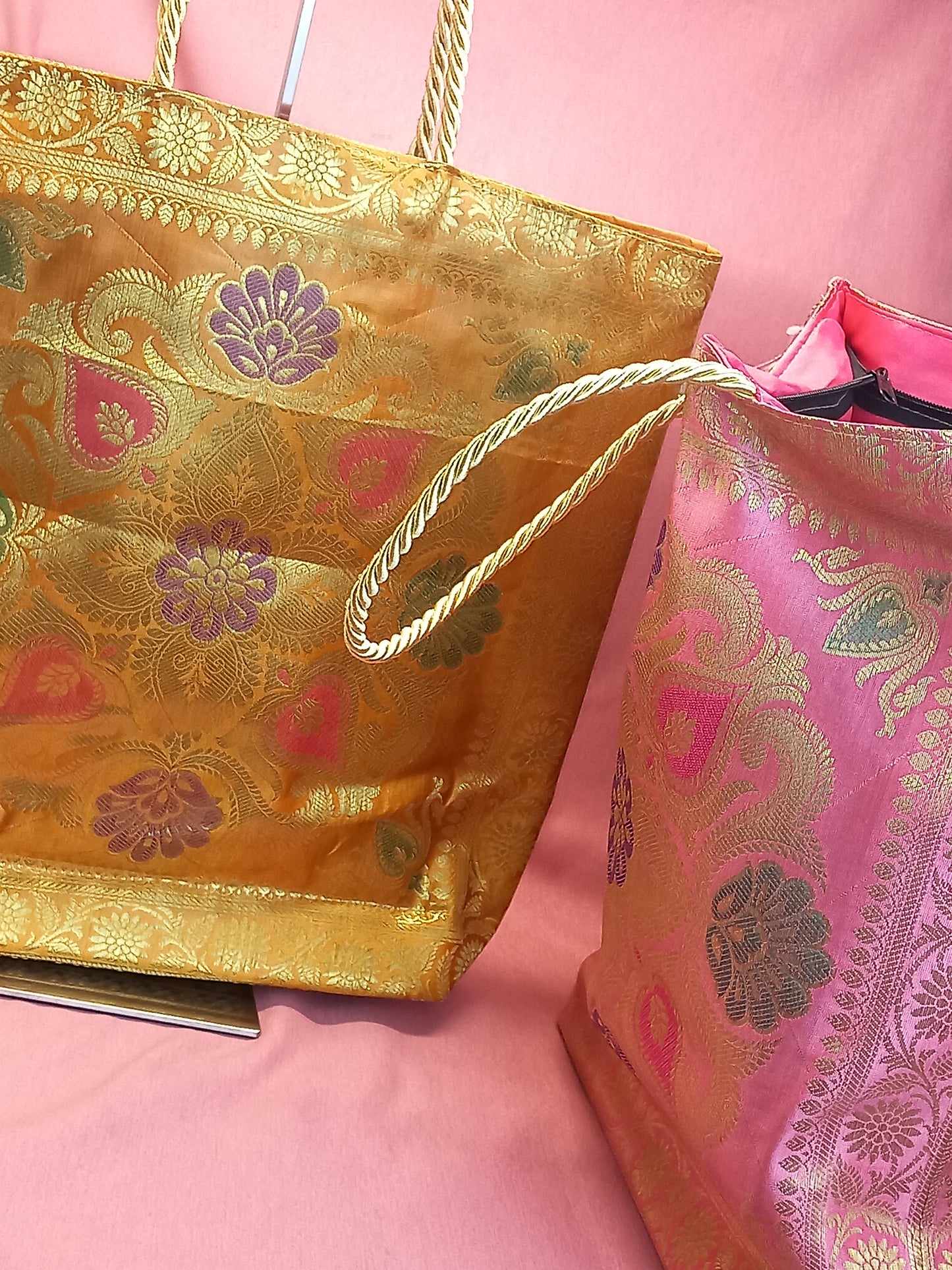 Bolsos Tote seda,artesanía India,envío gratis y precio sin competencia.Piezas exclusivas.