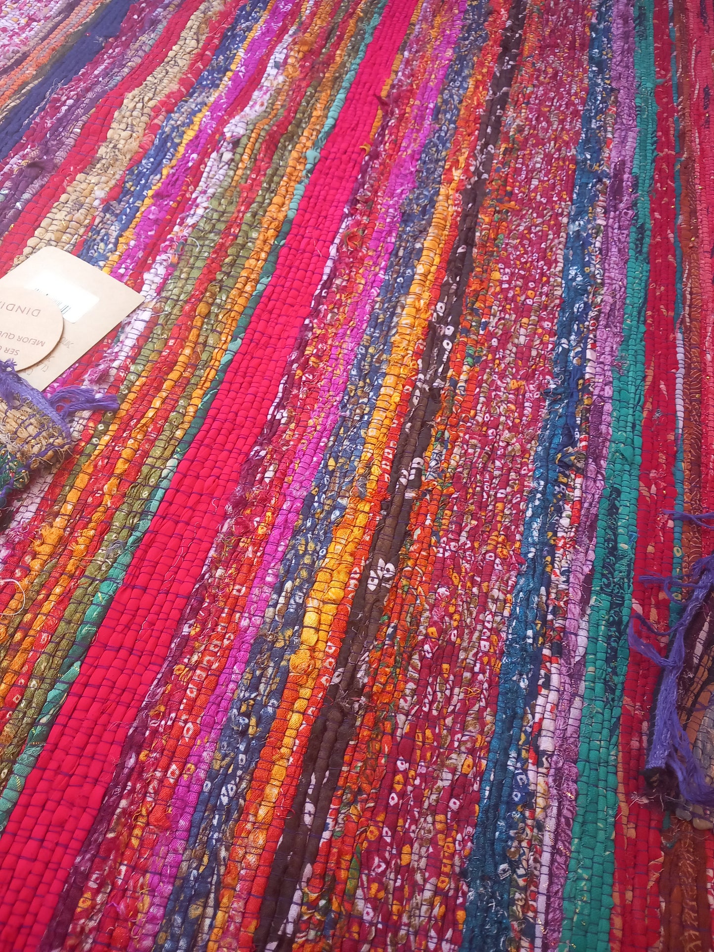 Jarapa Plaid multicolor vibrantes por sus tonos con fleco malva. Envío gratis. Precio sin competencia.