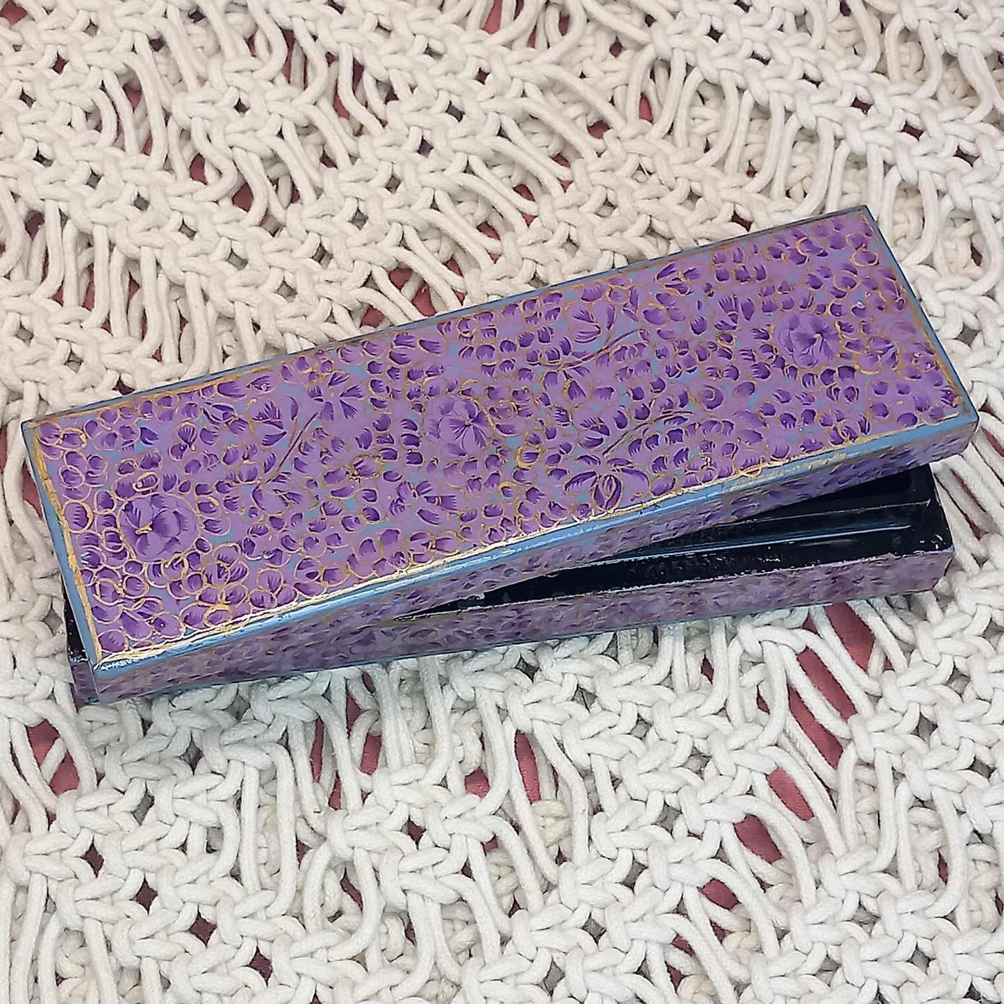 Joyero de cajita artesanía India,hecho a mano en tonos morados exclusiva. Precio sin competencia. Envío Gratis.