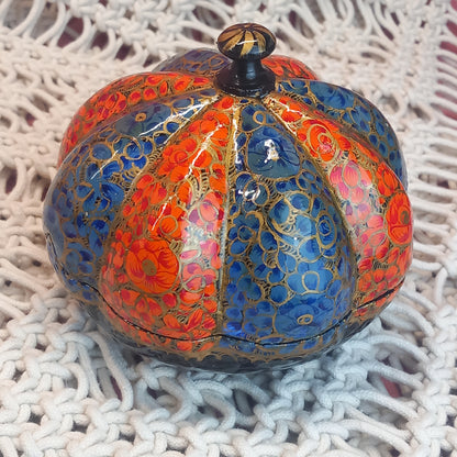 Caja artesanal en forma de calabaza azul y naranja. Artesanía India.Hecho a mano.Envío Gratis SIN pedido mínimo.