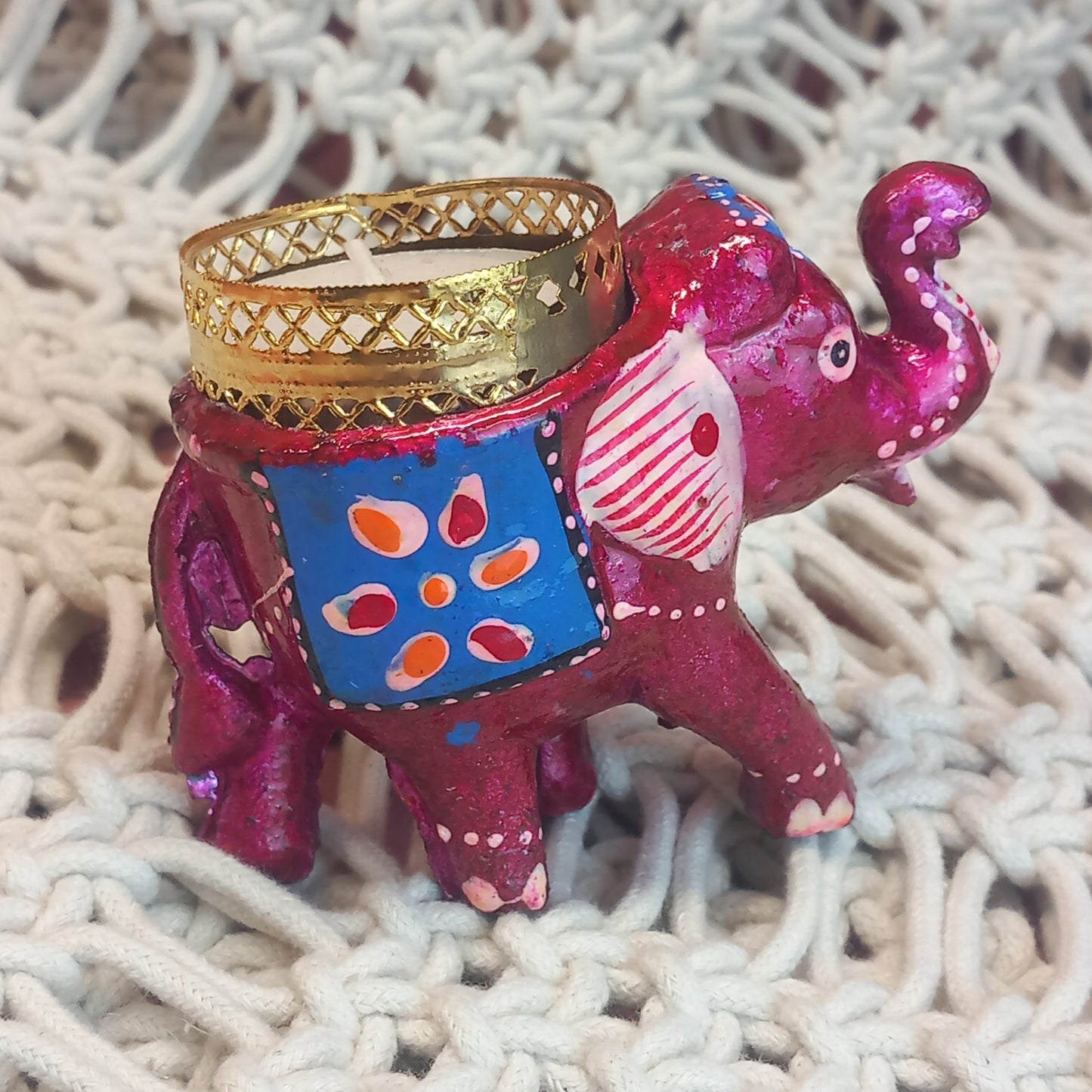 Elefante portavelas artesanía India para iluminar tu hogar con luz propia.Envío gratis.