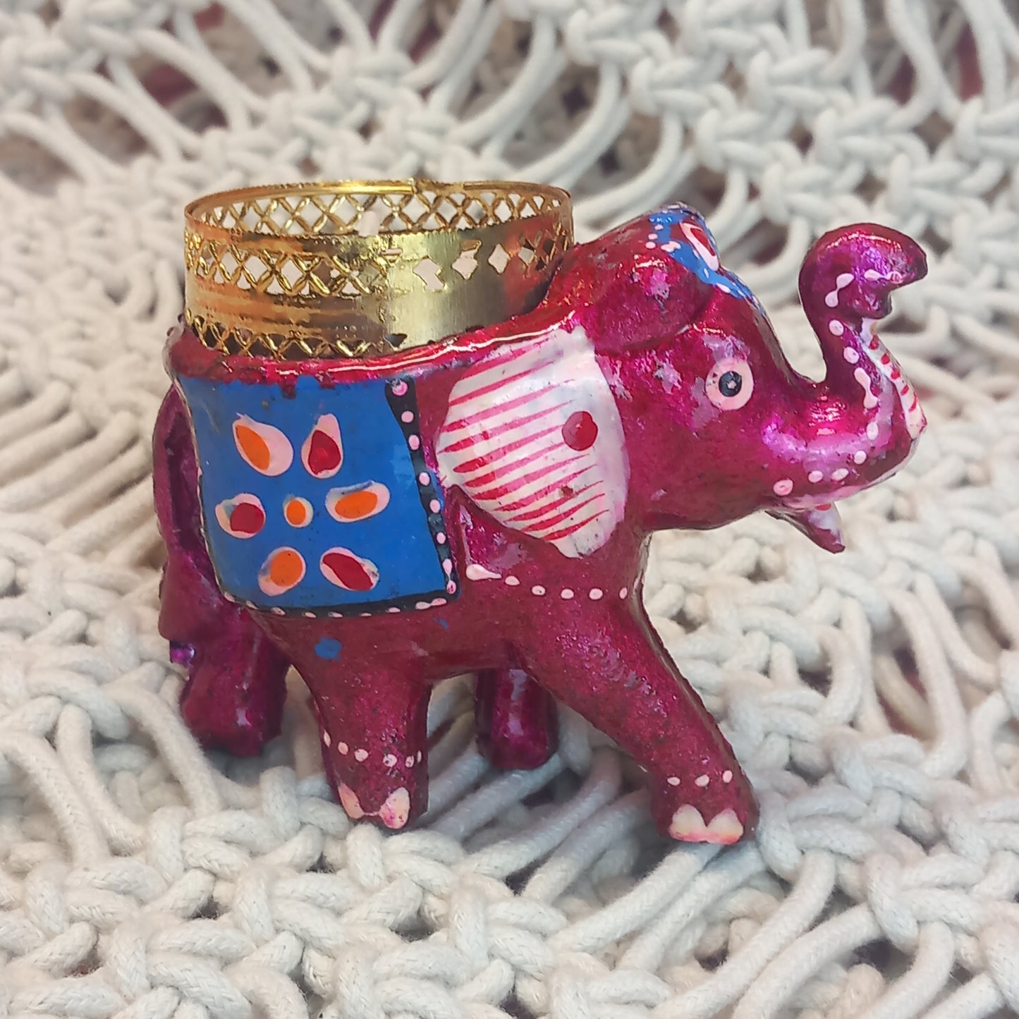 Elefante portavelas artesanía India para iluminar tu hogar con luz propia.Envío gratis.