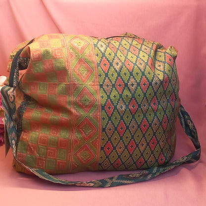 Bolso india de escapada, fin de semana,playa,montaña, gimansio...Con cremallera.Envío Gratis.Modelo Masala.