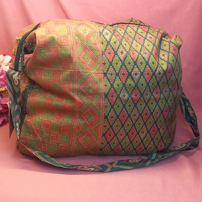 Bolso india de escapada, fin de semana,playa,montaña, gimansio...Con cremallera.Envío Gratis.Modelo Masala.