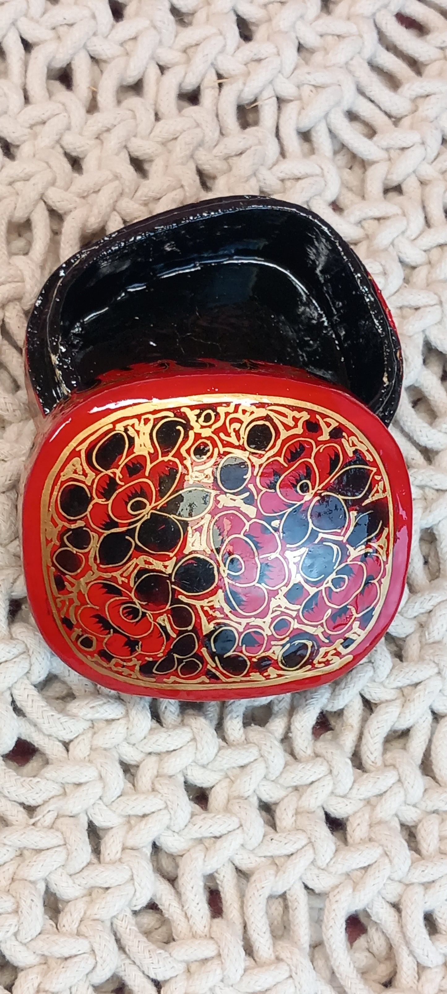 CAJA SURUC S DELICADEZA Y ARTE EN UNA PIEZA PINTADA A MANO EXCLUSIVIDAD EN ARTESANÍA INDIA. ENVÍO GRATIS.