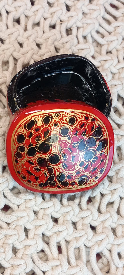 CAJA SURUC S DELICADEZA Y ARTE EN UNA PIEZA PINTADA A MANO EXCLUSIVIDAD EN ARTESANÍA INDIA. ENVÍO GRATIS.