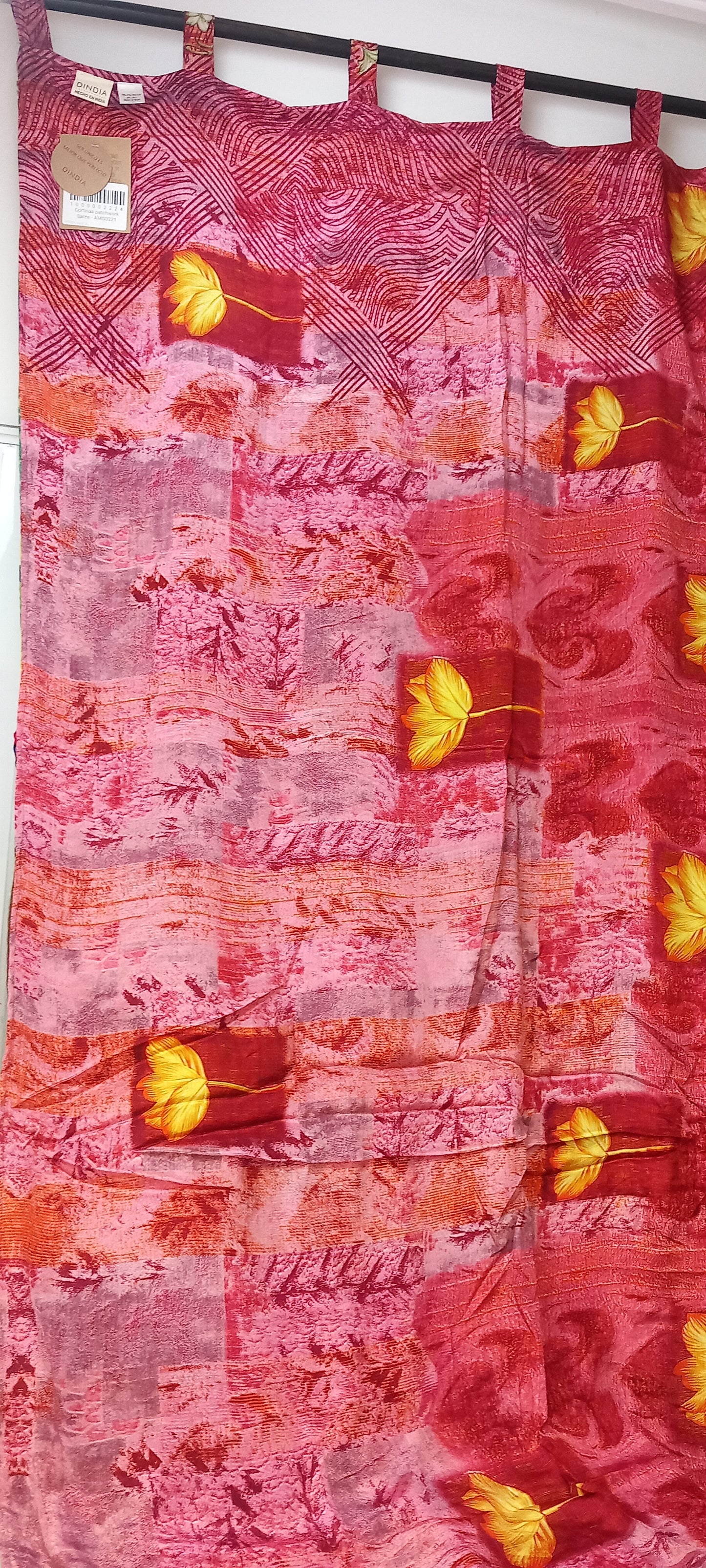 Cortina reversible ya confeccionada con trabillas,modelo Kala.