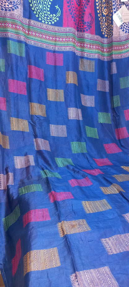 Cortina confeccionada reversible con trabillas,modelo cachemira.Patchwork artesanalmente con orígen India.