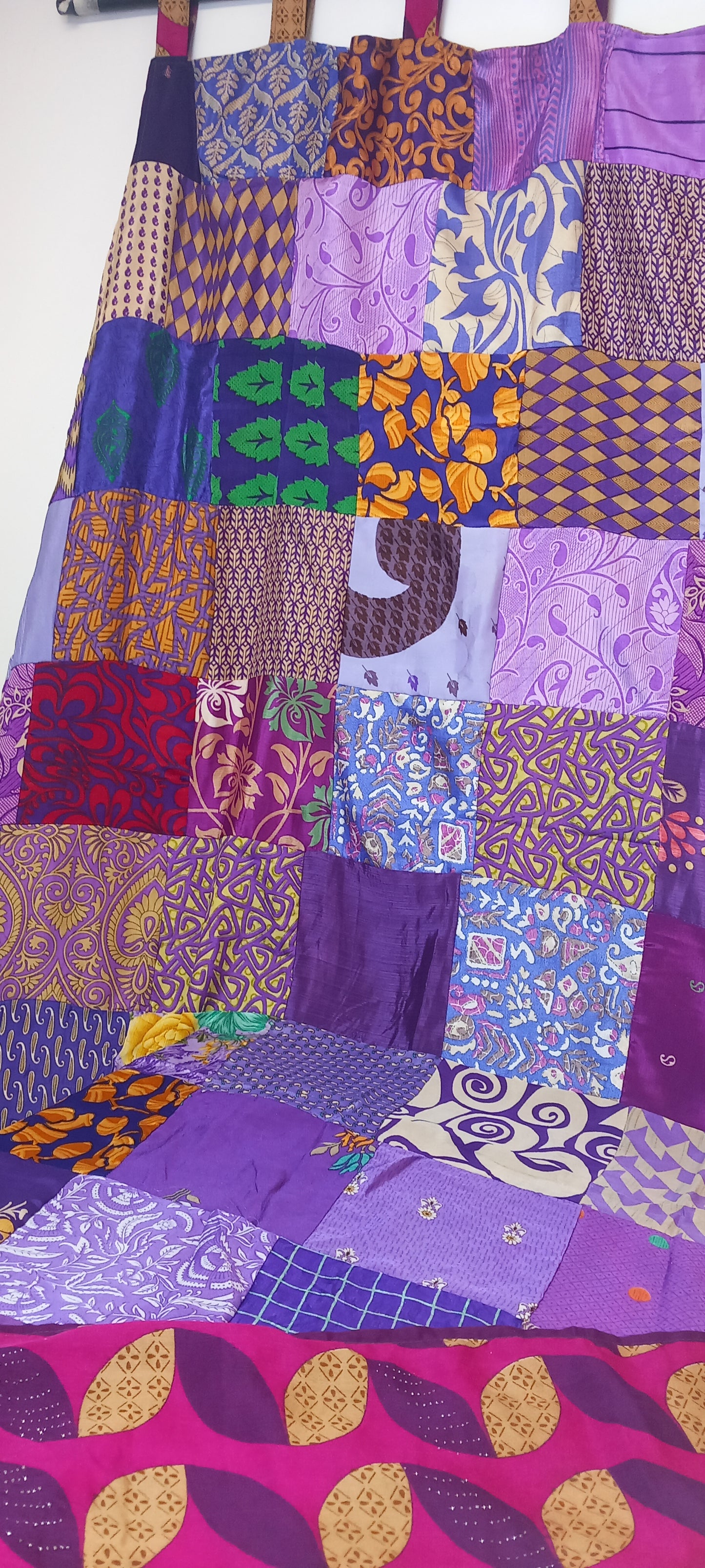 Cortinas seda reversibles ya confeccionadas con sus trabillas,modelo caléndula.