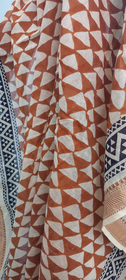 Pañuelo Foulard Bagru con alma artesanal.100% algodón y 100% artesanal. Envío gratis sin pedido mínimo.