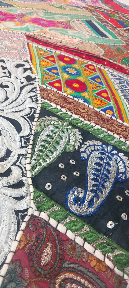 GRAN TAPIZ PATCHWORK DE 150X100CM TAMBIÉN COMO CAMINO,JOYA TEXTIL.ENVÍO GRATIS Y PRECIO SIN COMPETENCIA.