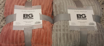 MANTA DOBLE CARA MÁGICA PORQUE SU CALIDEZ TE ENVUELVE Y NO PESA.DOS COLORES DISPONIBLES.ENVÍO GRATIS SIN PEDIDO MINIMO.