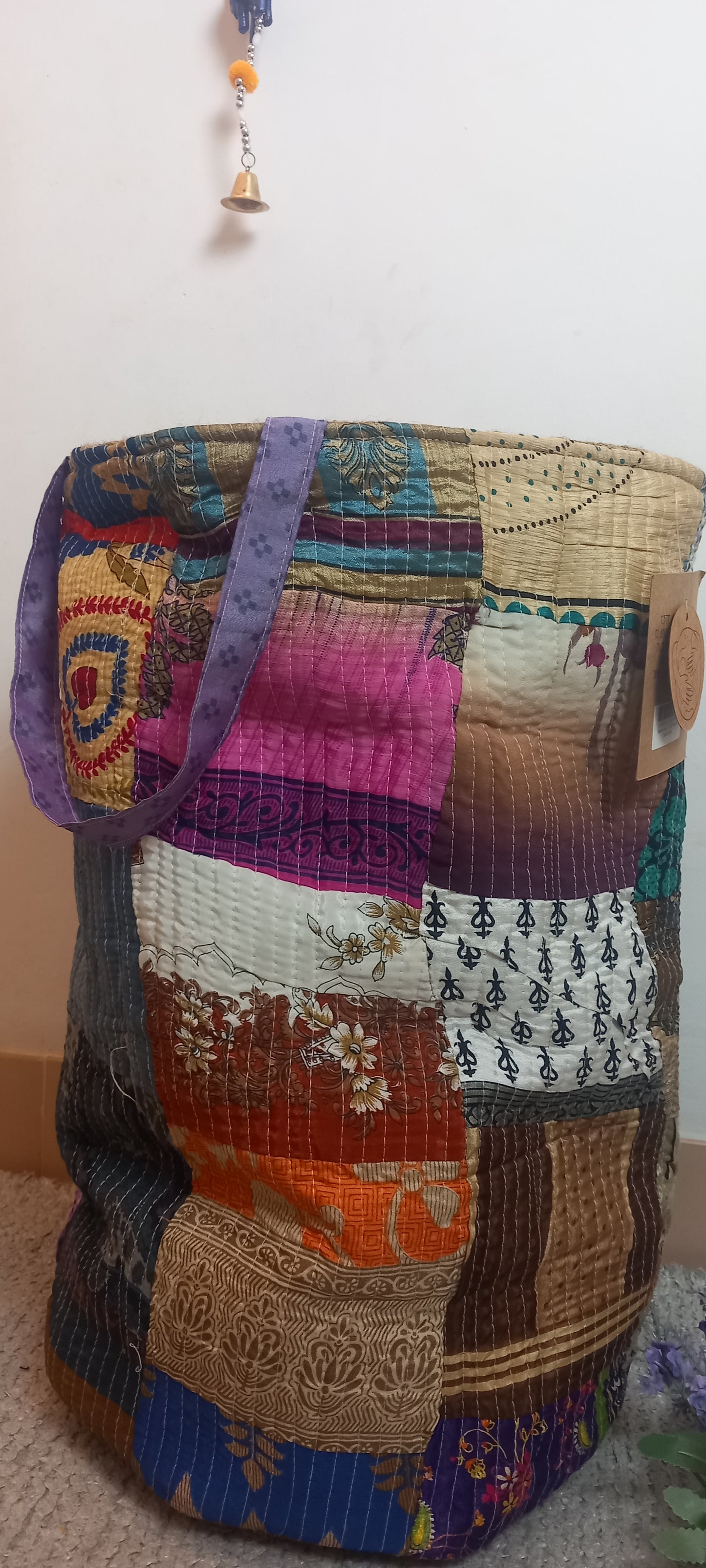 CESTO MULTIFUNCIÓN PATCHWORK ARTESANÍA INDIA COMBINADA DE YUTE Y SAREE.MODELO DIWALI.ENVÍO GRATIS SIN PEDIDO MÍNIMO.