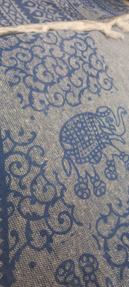 Jarapa Plaid fabricada en India diseño elefantes en azul.Envíos Gratis.Precio sin competencia.