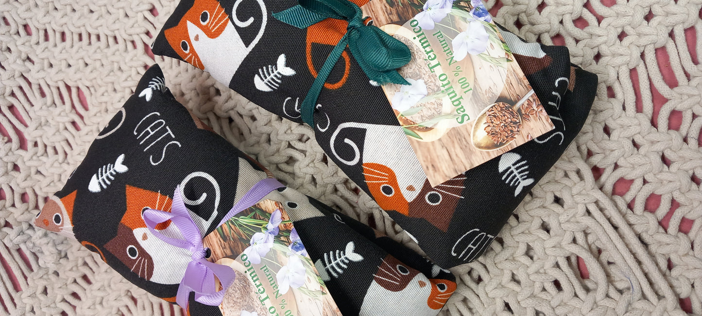 Bag of stylized cats in blue tones on grey.