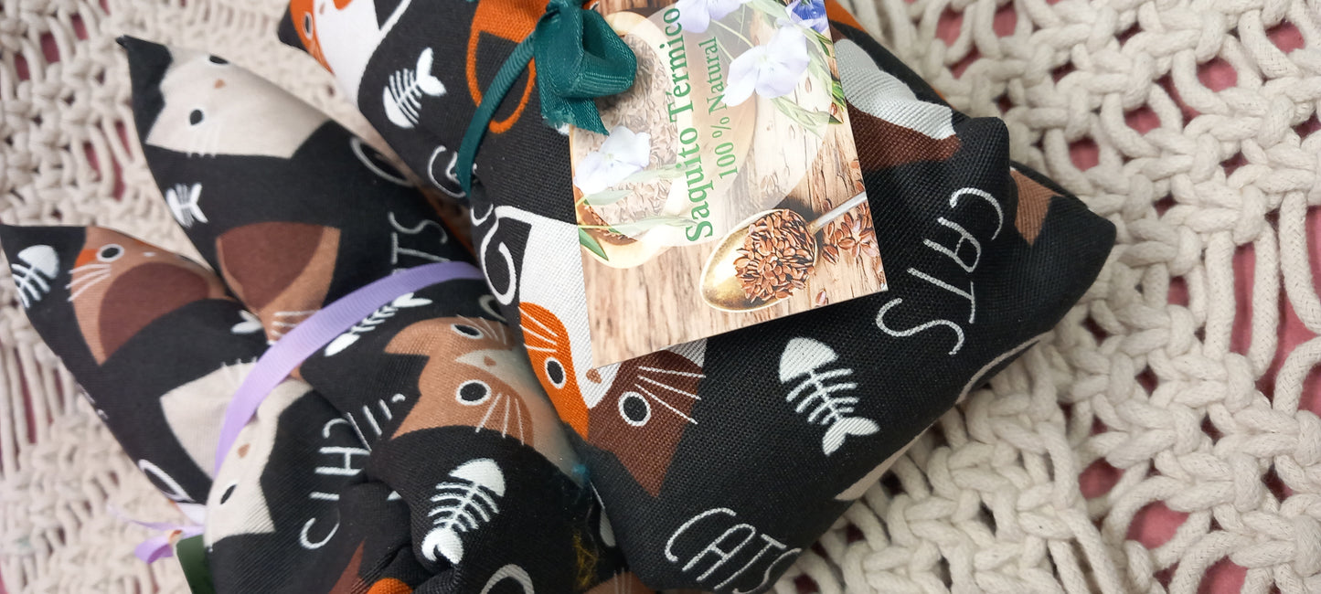 Bag of stylized cats in blue tones on grey.