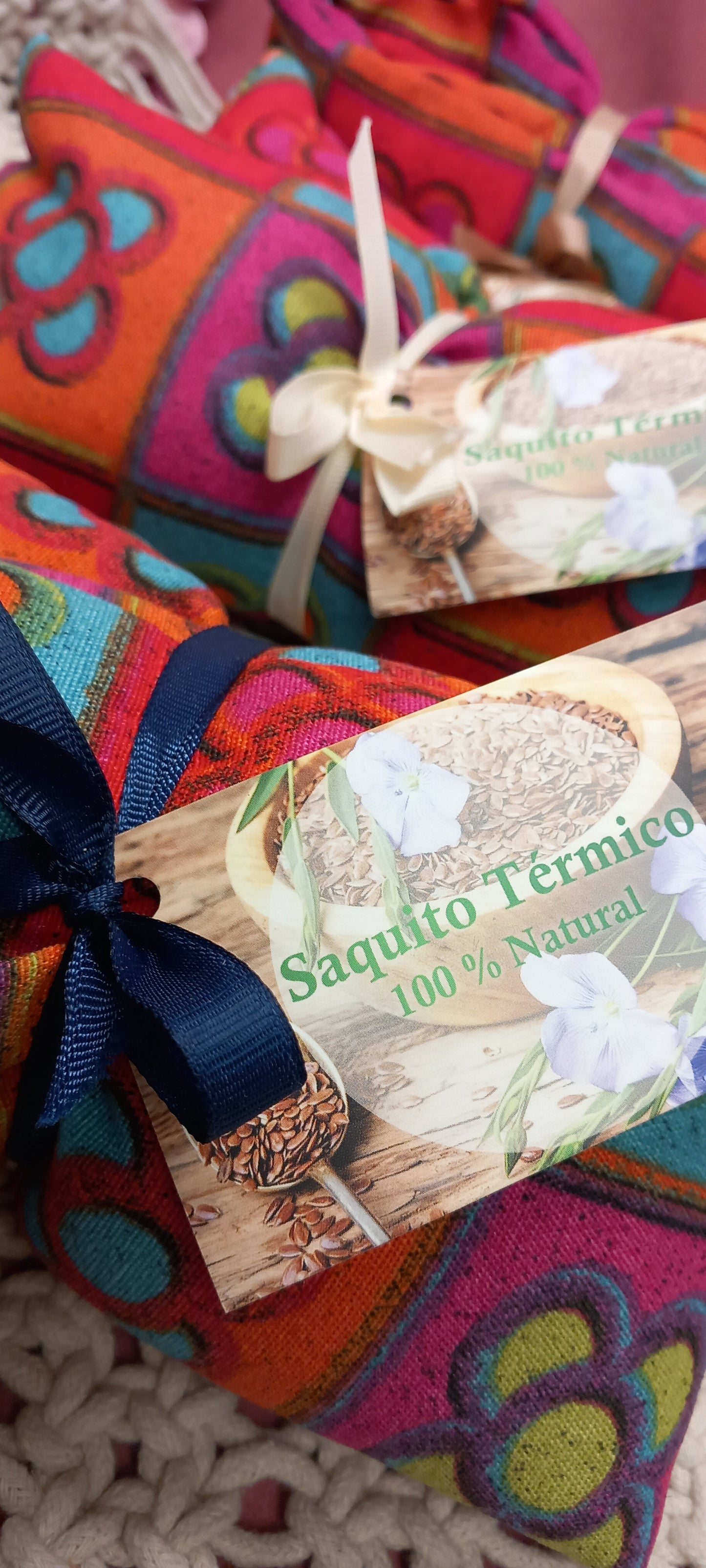 Saco cuadros de colores con flores de crochet.Envío gratis.