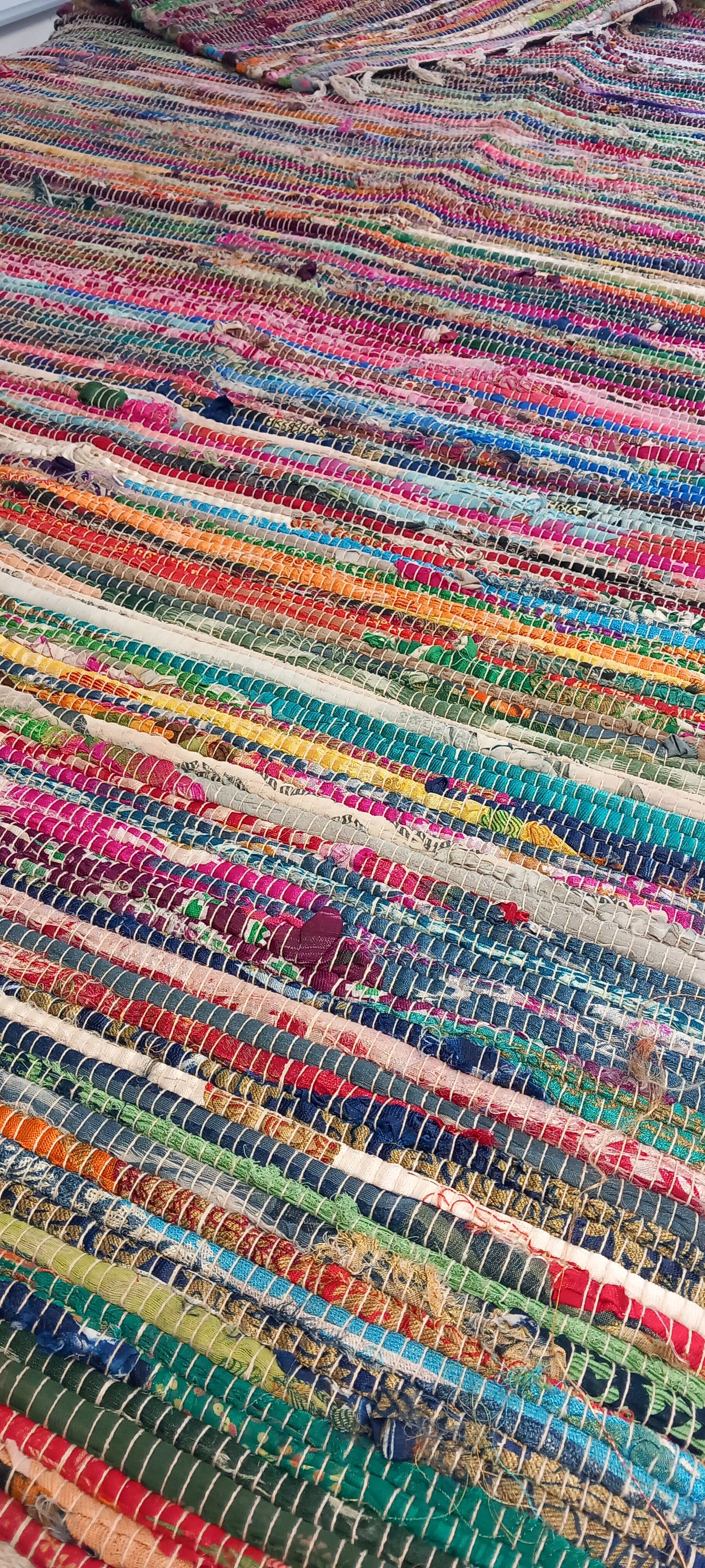 JARAPA,PLAID,ALFOMBRA,TAPIZ CUBRECAMA... MULTIUSOS MULTIFUNCIÓN.MULTICOLOR.MODELO DEVA.ENVÍO GRATIS SIN PEDIDO MÍNIMO.