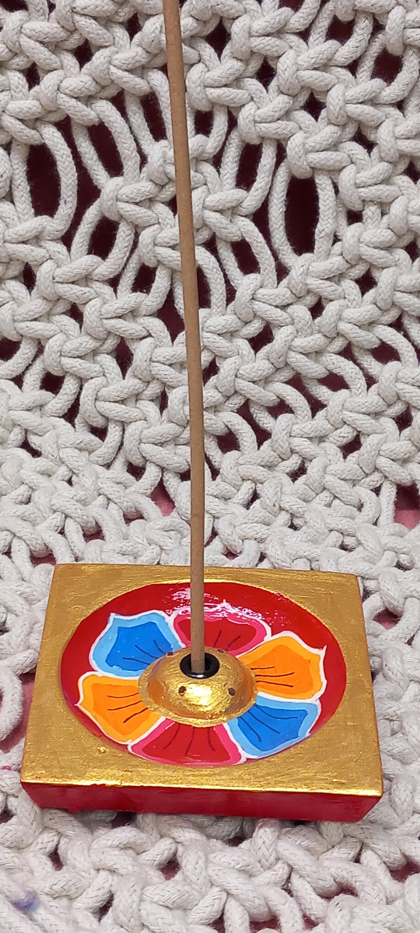 INCENSARIO DE MADERA ELABORADO Y PINTADO A MANO EN NEPAL,ENVÍO GRATIS SIN PEDIDO MÍNIMO.