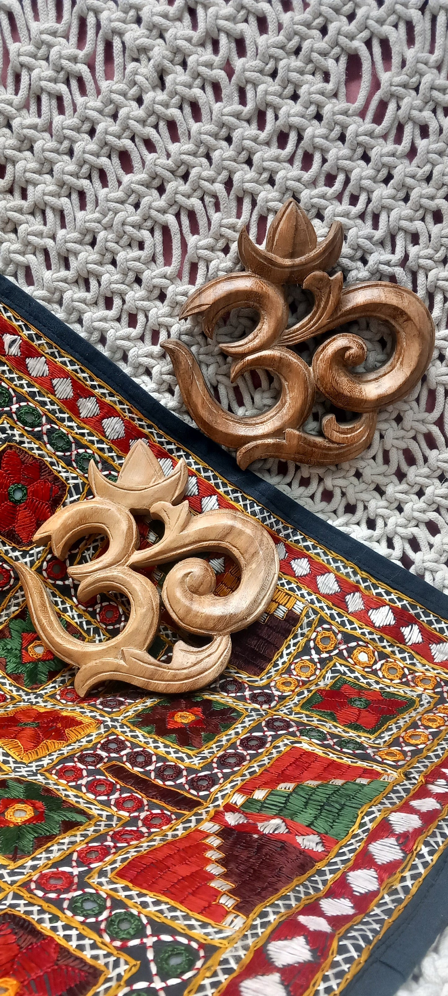 PIEZA DECORATIVA DE MADERA 14X14CM,JOYA ESPIRITUAL TALLADA CON ALMA.ES ENVÍO GRATIS Y SIN PEDIDO MÍNIMO.