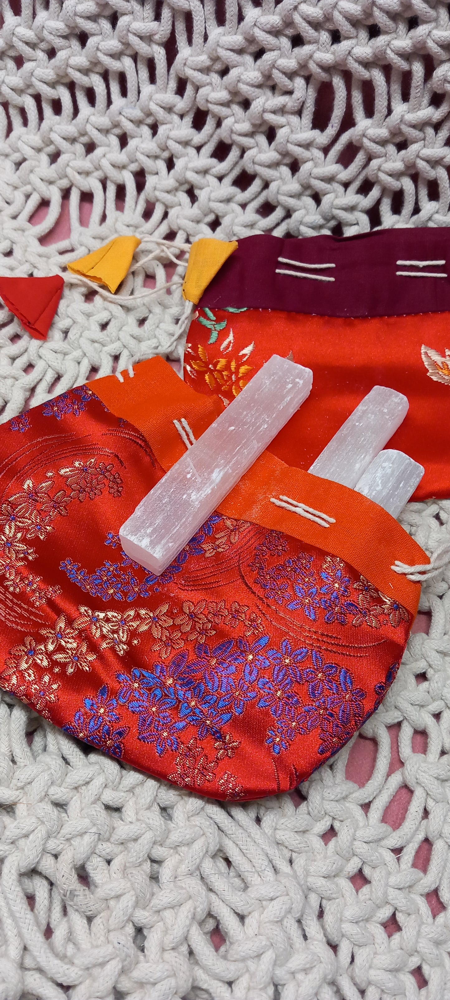 2 MASAJEADORES DE PIEDRA SELENITA. ENVÍO GRATIS. SON 2 UNIDADES POR 9,90€