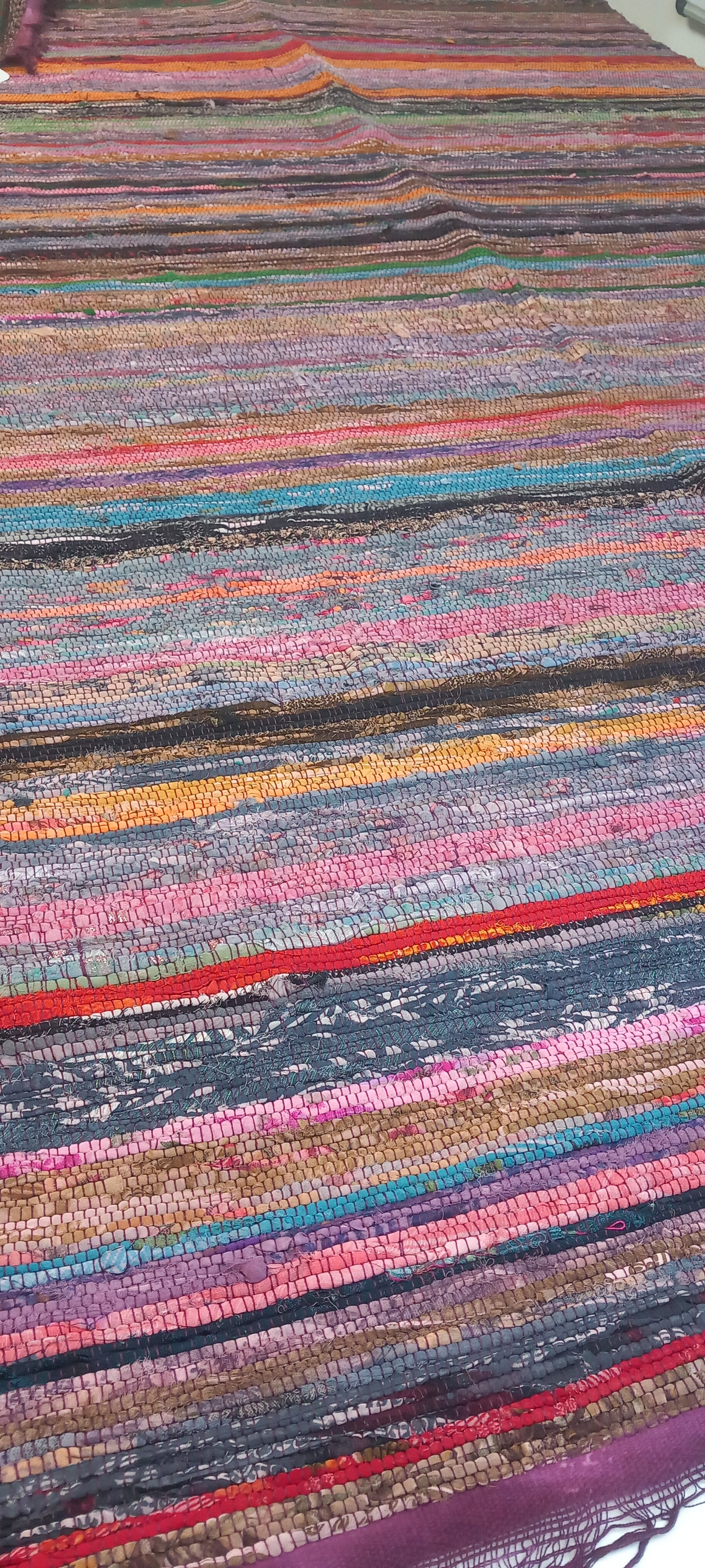 JARAPA PLAID ALFOMBRA FLECO BERENJENA,MODELO SHIVAYA MULTIUSOS Y MULTICOLOR 100X200CM.TEXTURA Y TRADICIÓN EN UNA SOLA PIEZA.ENVÍO GRATIS SIN PEDIDO MÍNIMO.