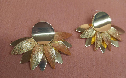 Half flower earrings