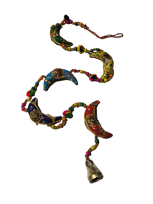 Colgador móvil elaborado artesanalmente en India con lunas.Envío Gratis sin pedido mínimo.