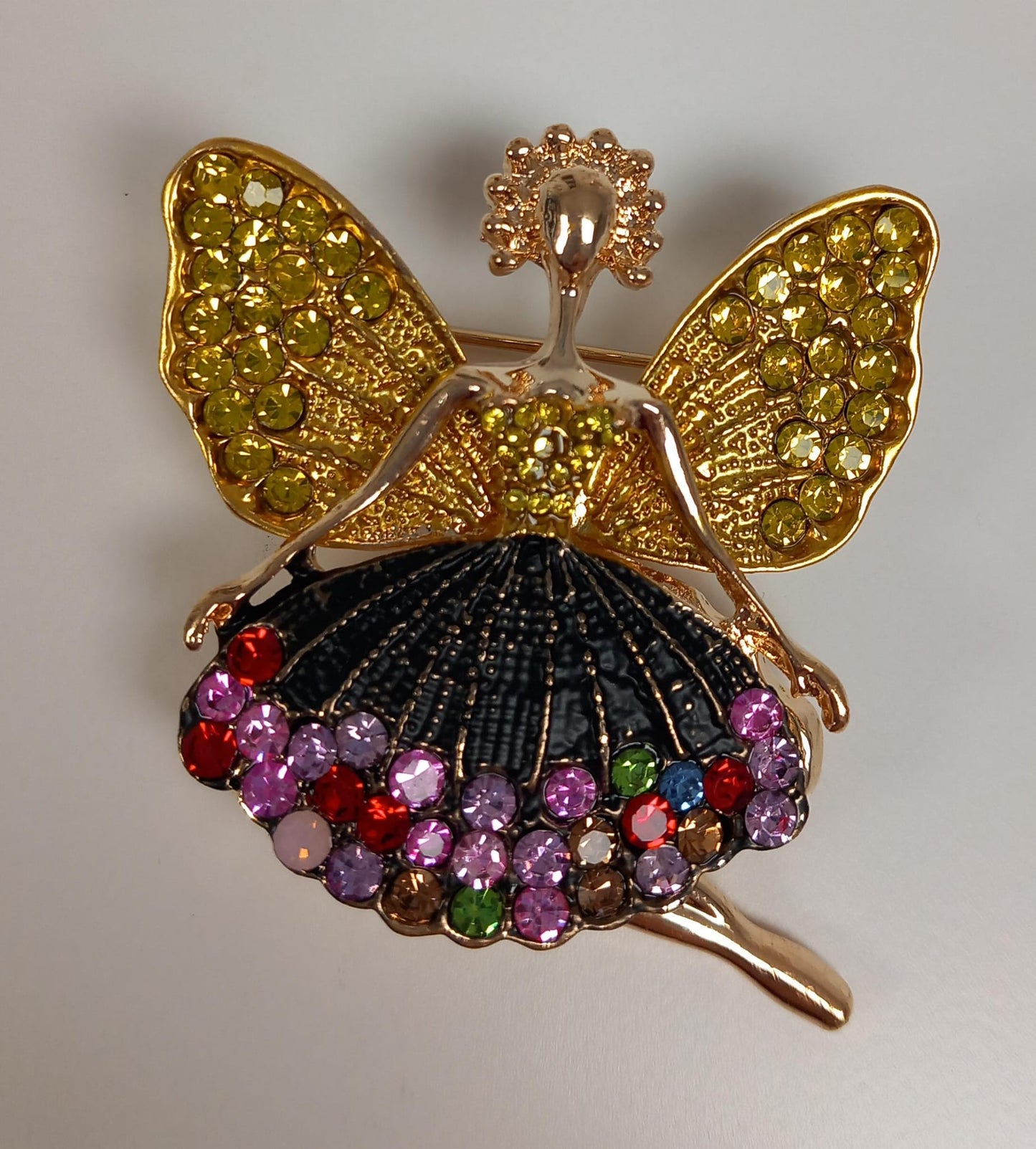 Broche de danseuse heureuse.