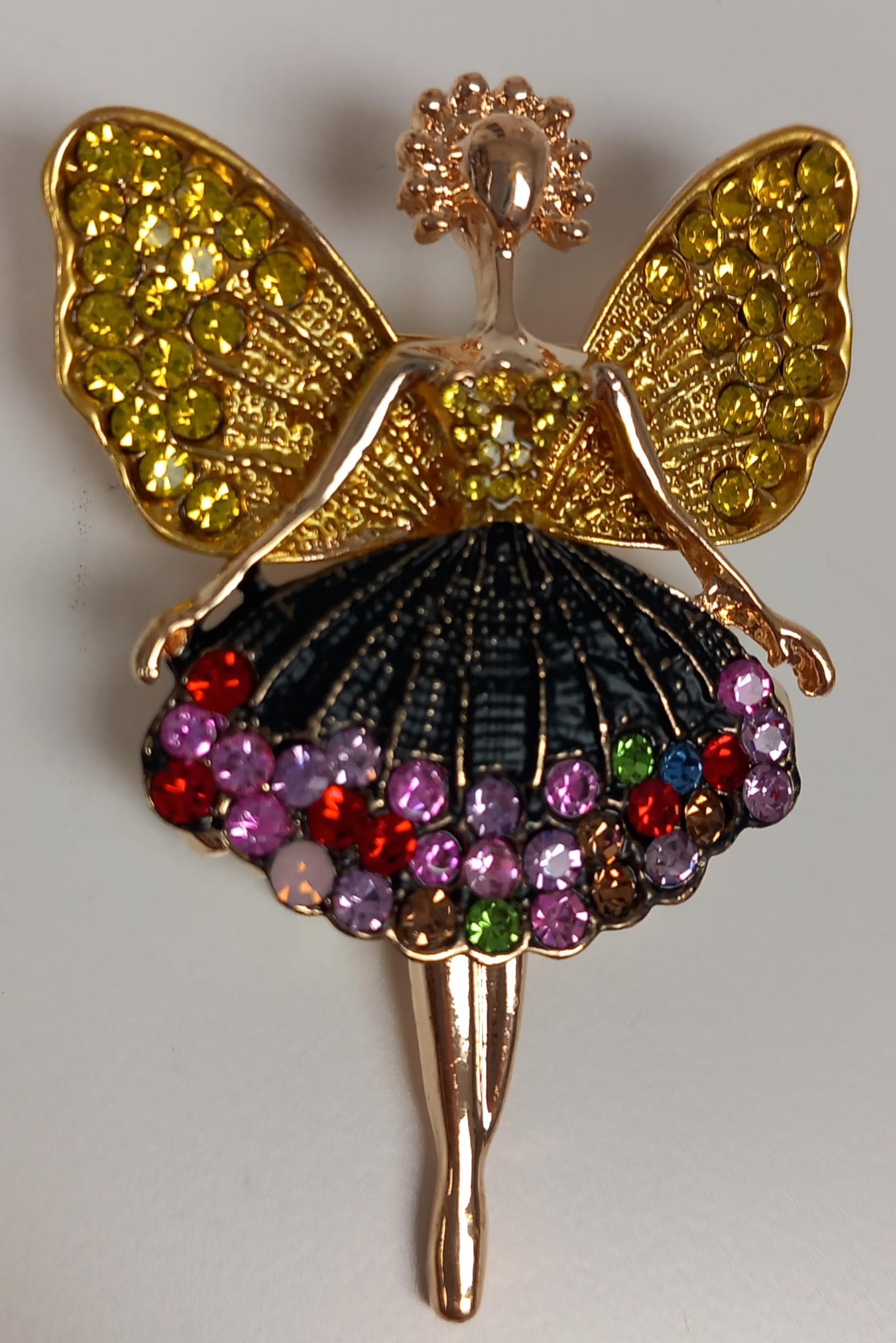 Broche de danseuse heureuse.