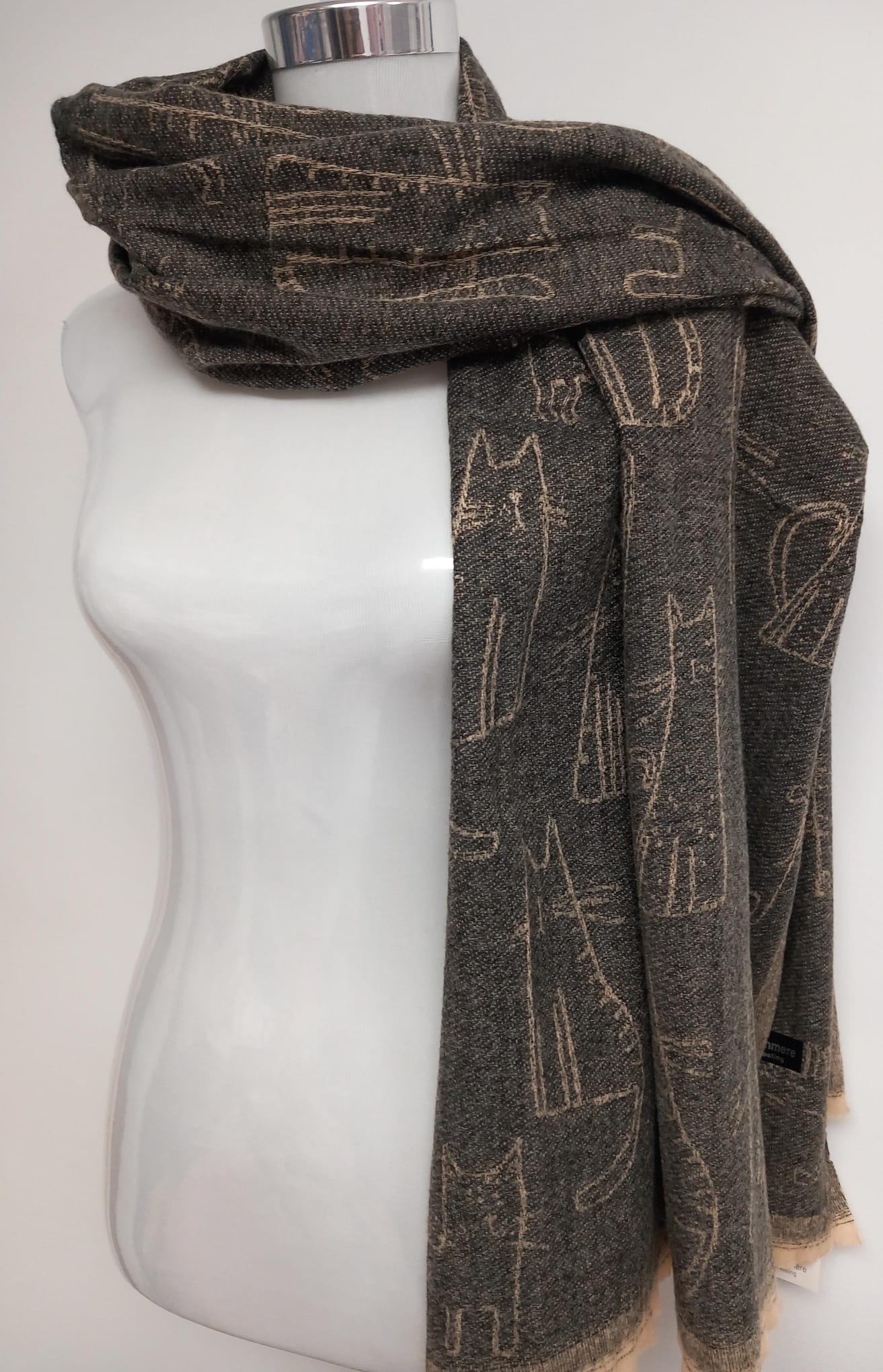 Elegant reversible scarf beloved cats in cashmere feeling